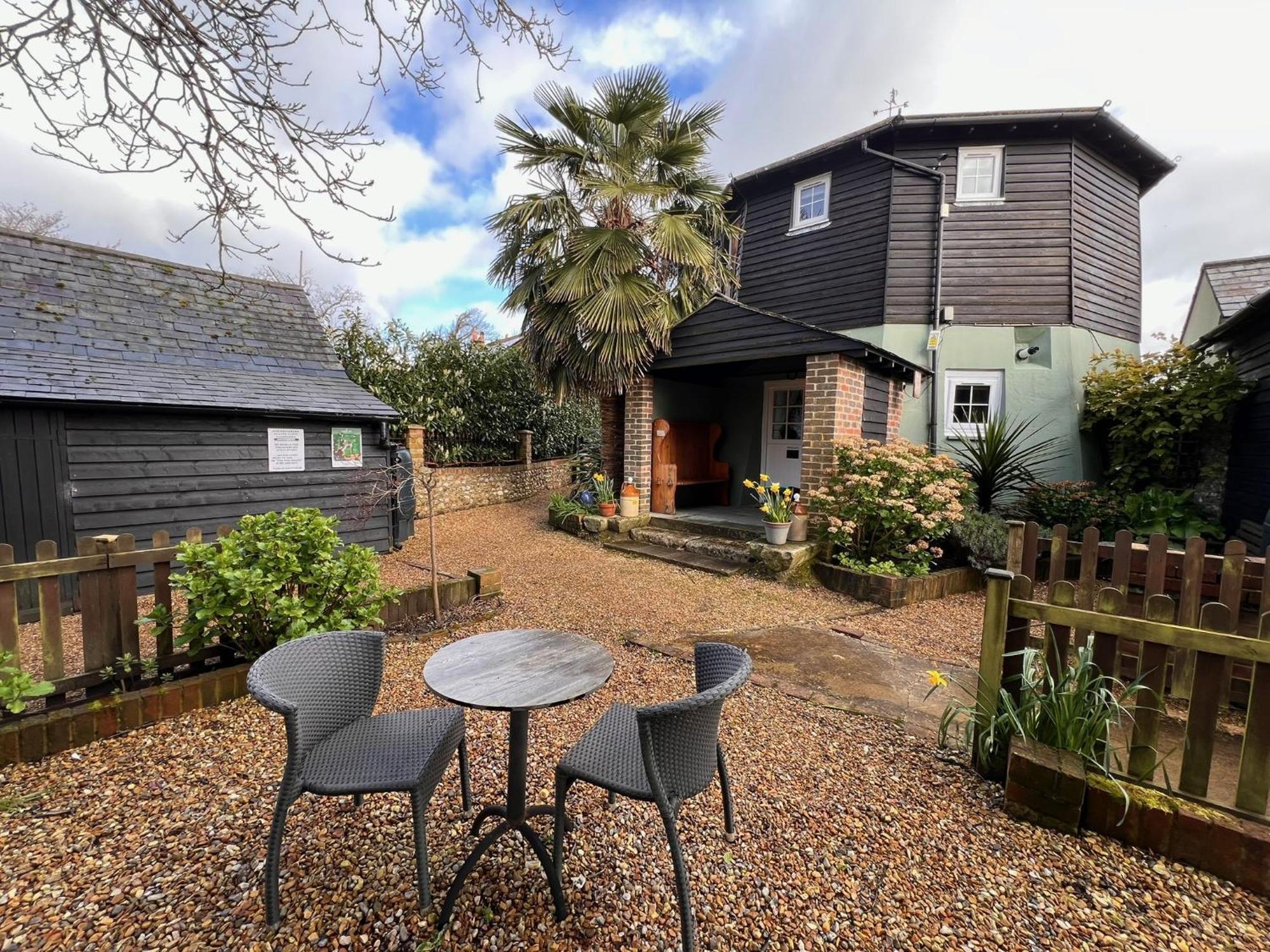 Hunston Mill Self Catering Dog Stay For Free Chichester Exterior foto
